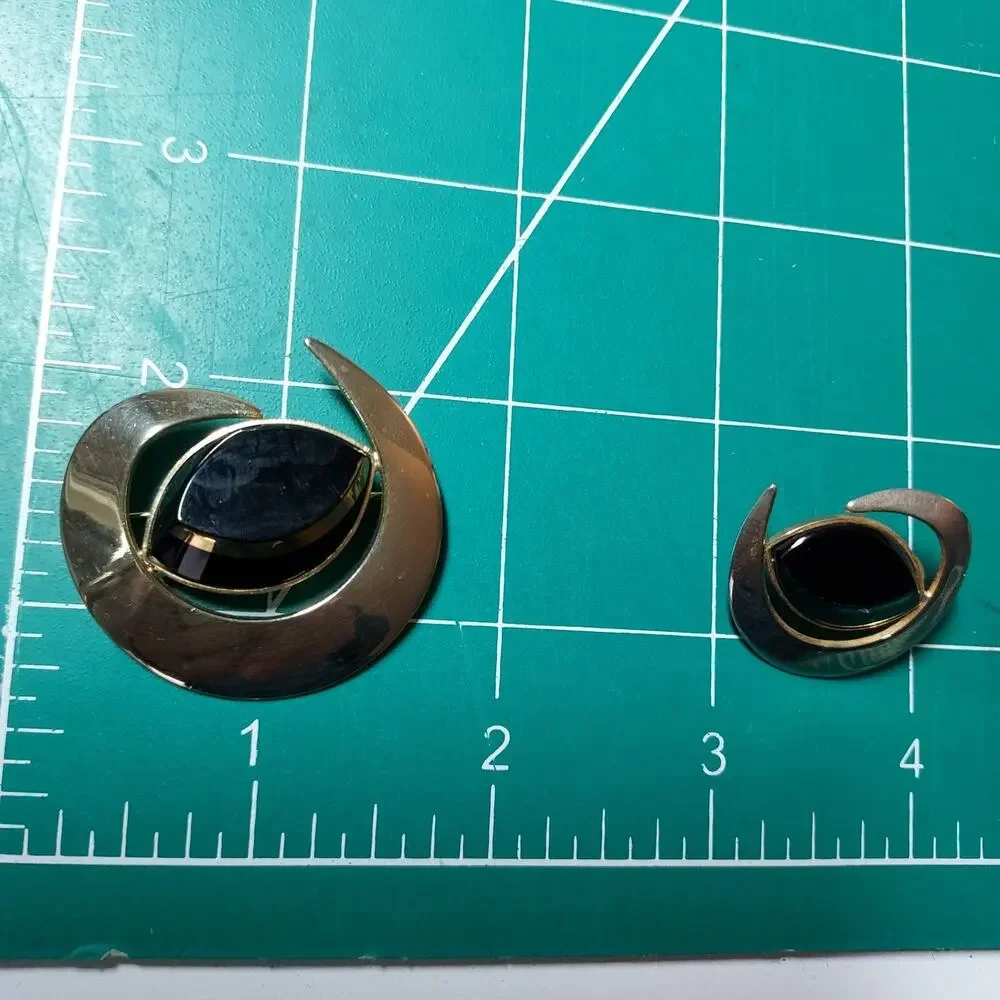 Vintage Sarah Coventry Black Saturn Collection Brooch Earrings Set Signed 1961